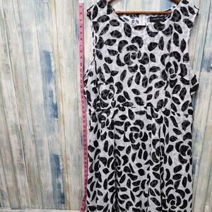Lane Bryant 24 Rose Print Black White Scoop Neck Sleeveless Midi Dress